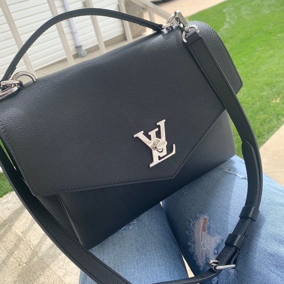 LOUIS VUITTON AUTHENTIC LOCKME - Picture 4 of 12